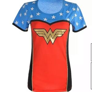 Wonder Woman • Short Sleeve T- Shirt